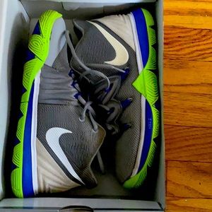 KYRIE 5 GS 'WOLF GREY LIME'